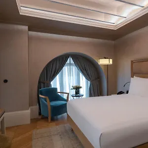 rezervați aici
